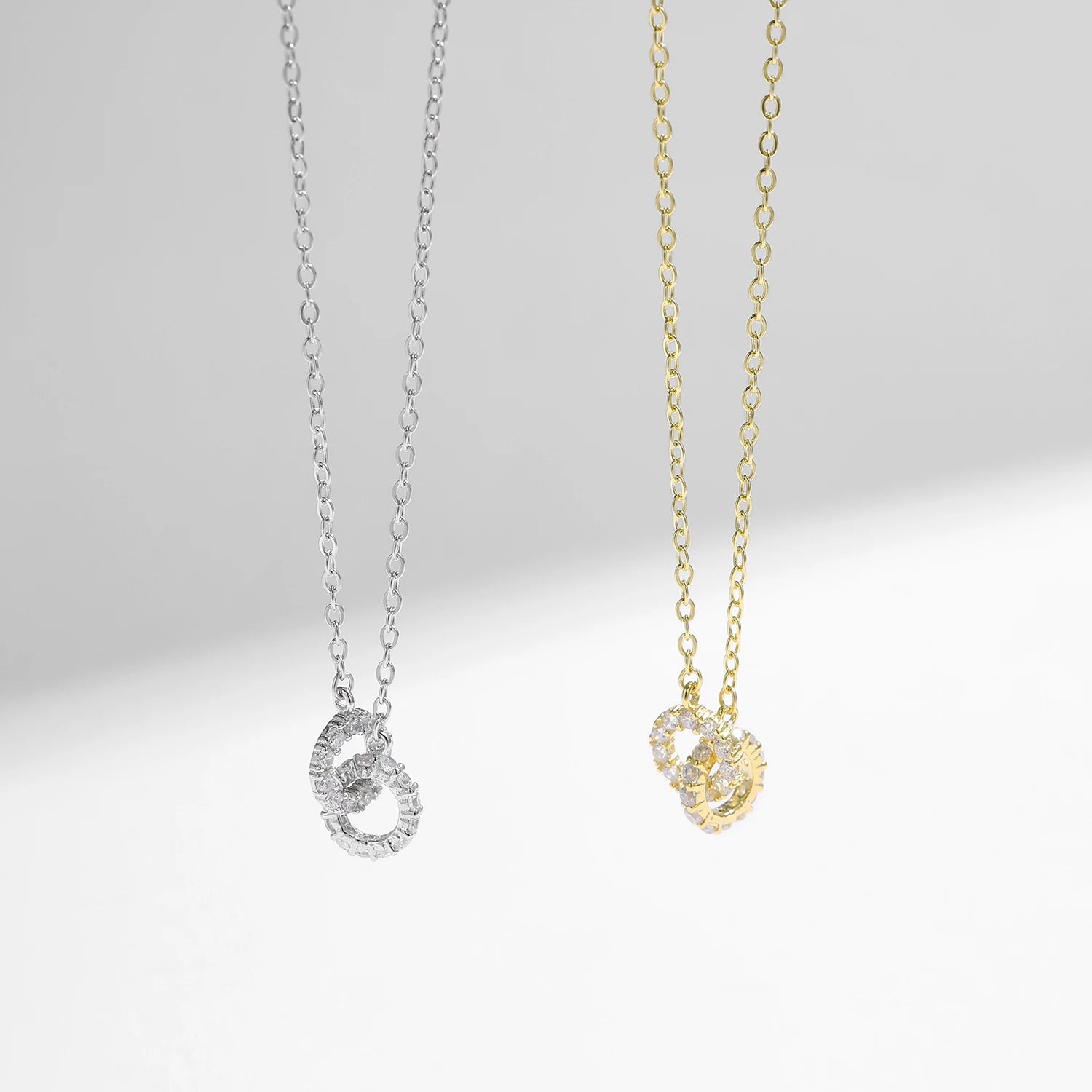 Collier Double Cercle Pavé en Zircon – Argent Massif