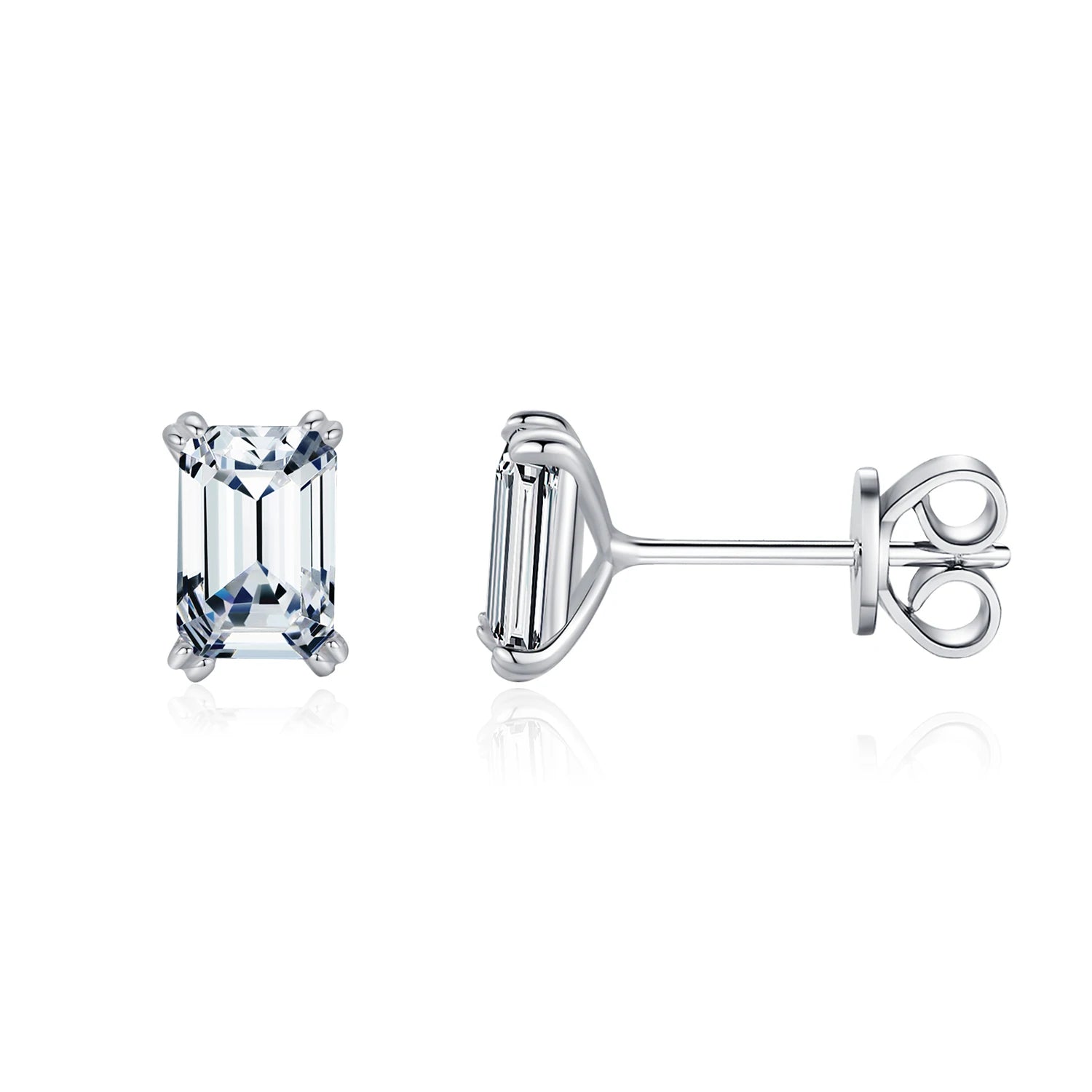 Boucles d’Oreilles Clous en Moissanite Taille Émeraude – Argent Massif
