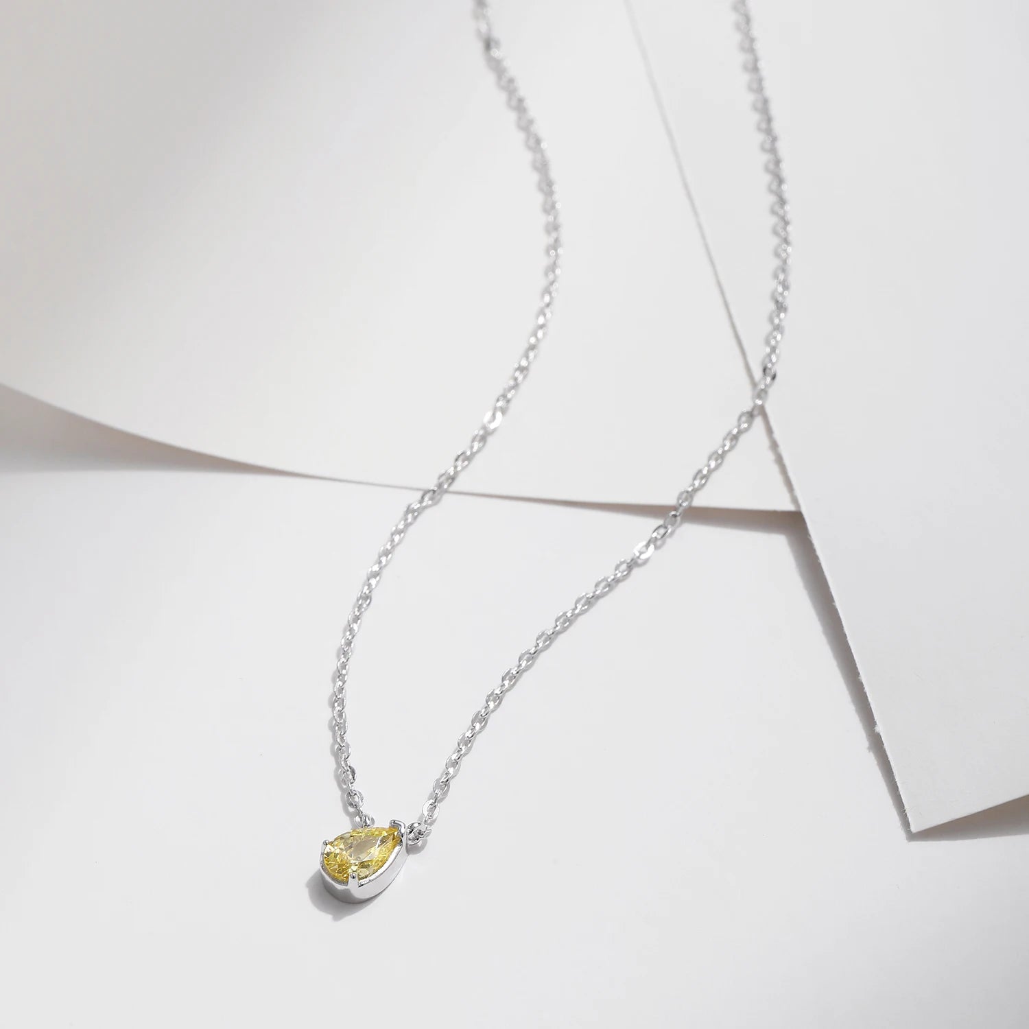 Collier Solitaire Ovale Zircon Jaune, Argent Massif
