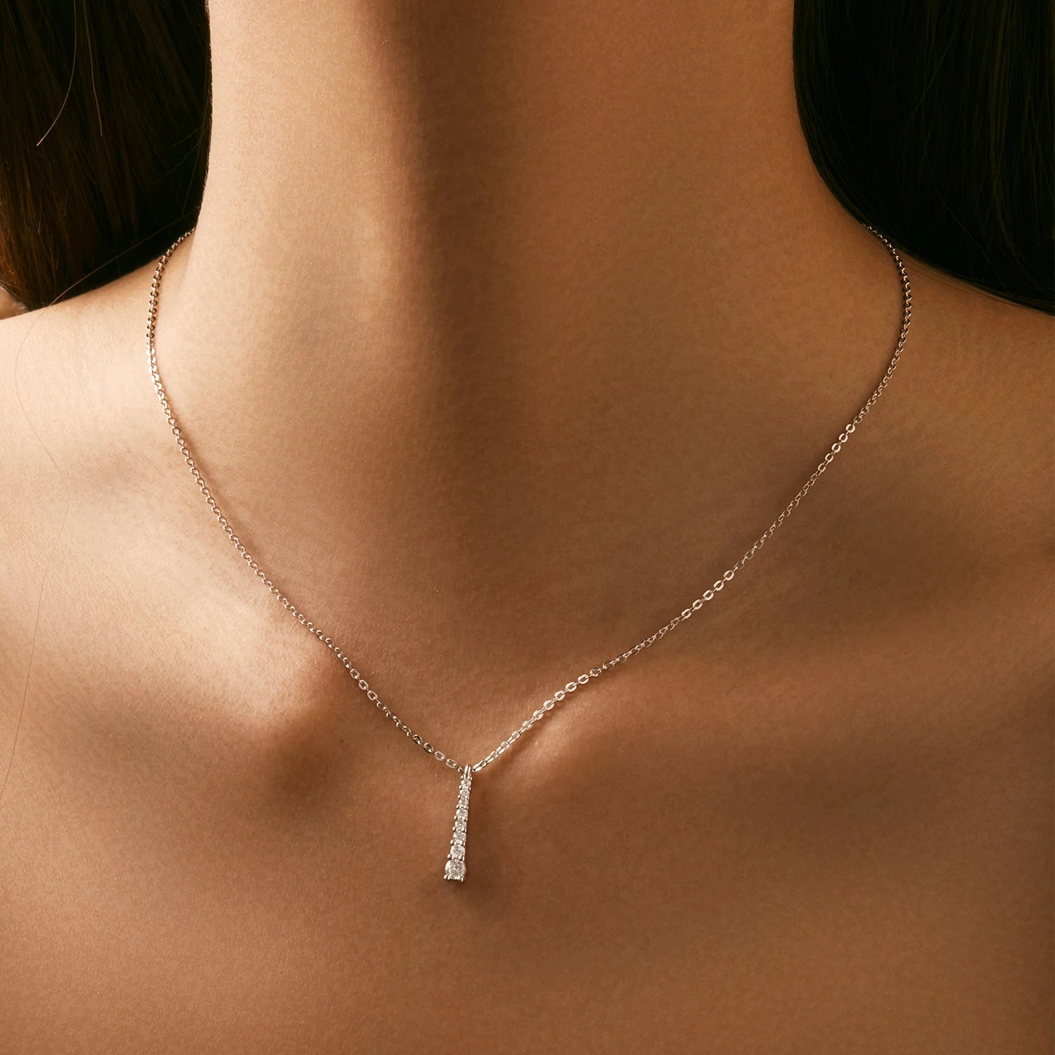 Collier Minimaliste Vertical Moissanite, Argent Massif