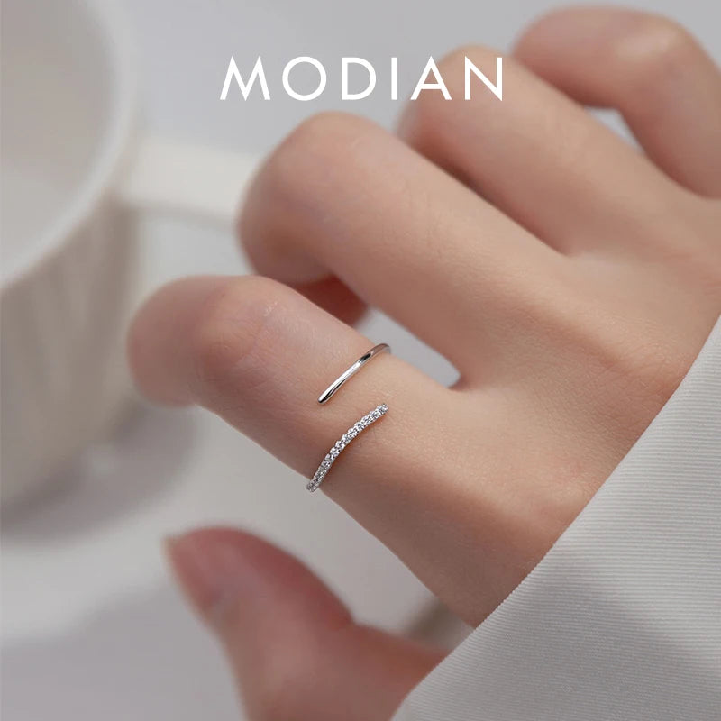 Bague Ouverte Fine Pavée en Moissanite – Argent Massif